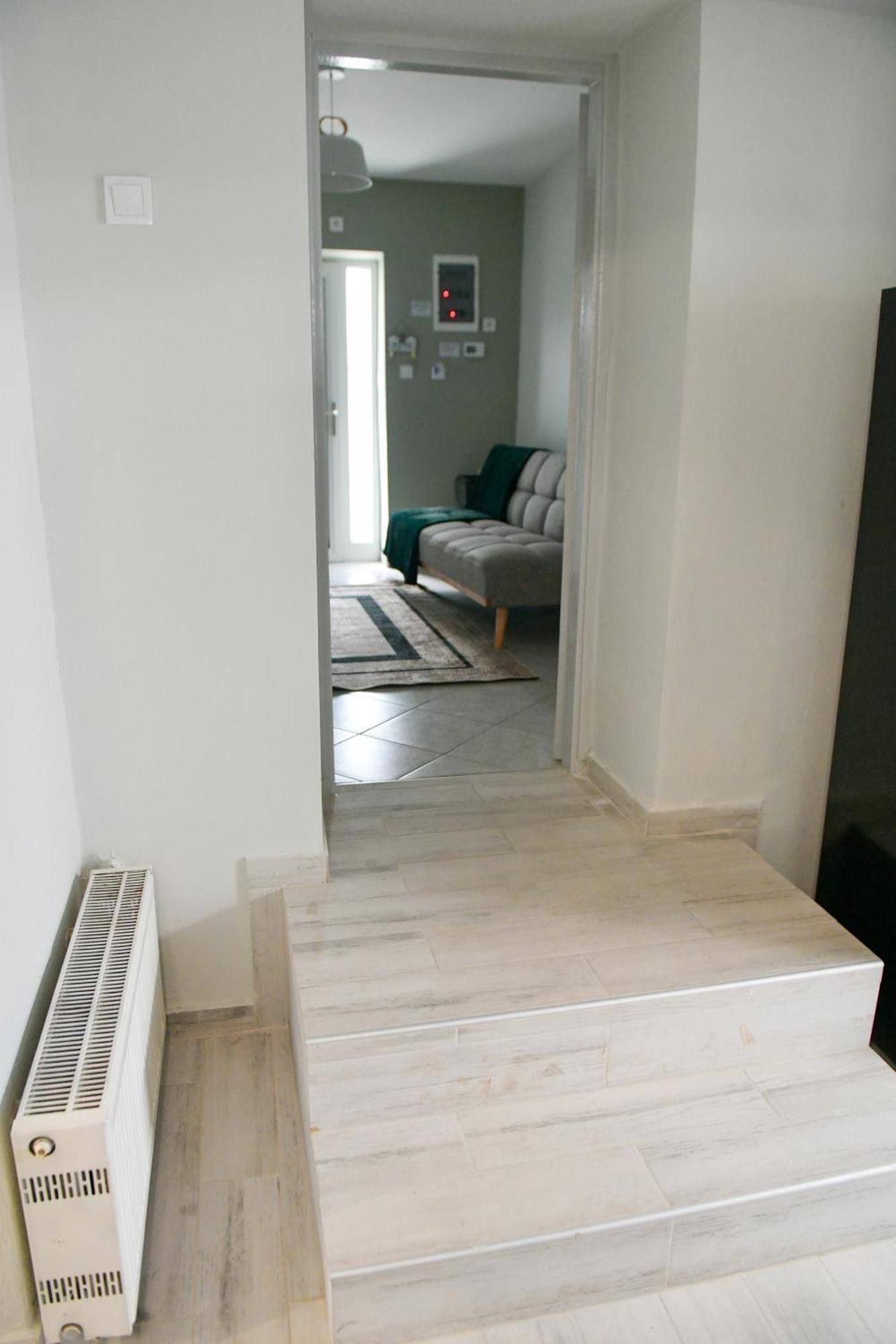 Vaya'S Cottage 5Km Ευθεία Από Κέντρο Τρικάλων 特里卡拉 外观 照片