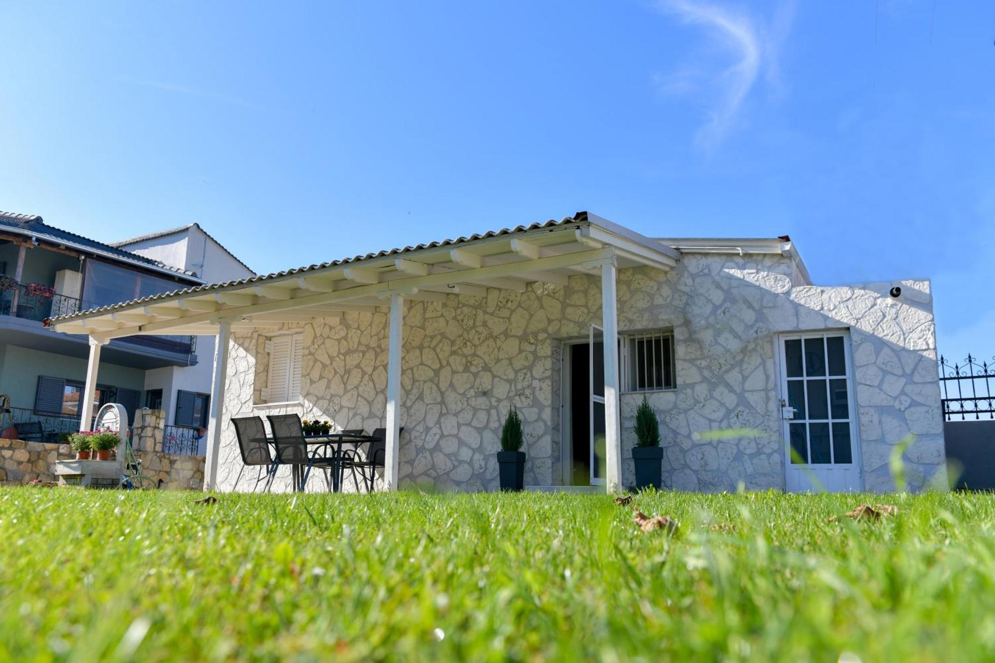 Vaya'S Cottage 5Km Ευθεία Από Κέντρο Τρικάλων 特里卡拉 外观 照片